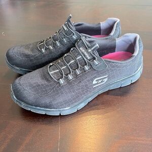 Skechers Women’s EUC Black Sparkly Realxed Fit Air Cooled Memory Foam Size 10